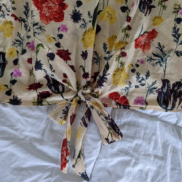 Floral Top - Picture 3 of 5